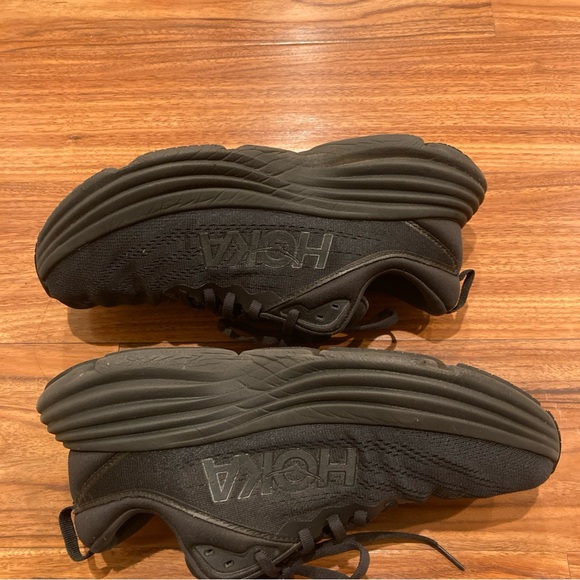 Size 9D Hoka One One Bondi 8 Black